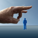 ロックアウト型退職勧奨とは…